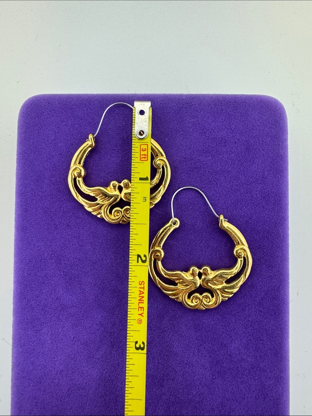 💛 Vintage Gold Plated Love Bird Hoop Earrings | Whimsical Fairytale - Picture 2 of 4